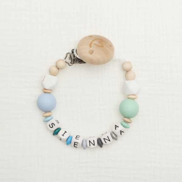 Nuggikette mit Namen aus Silikon &amp; Holz, Regenbogen Blau